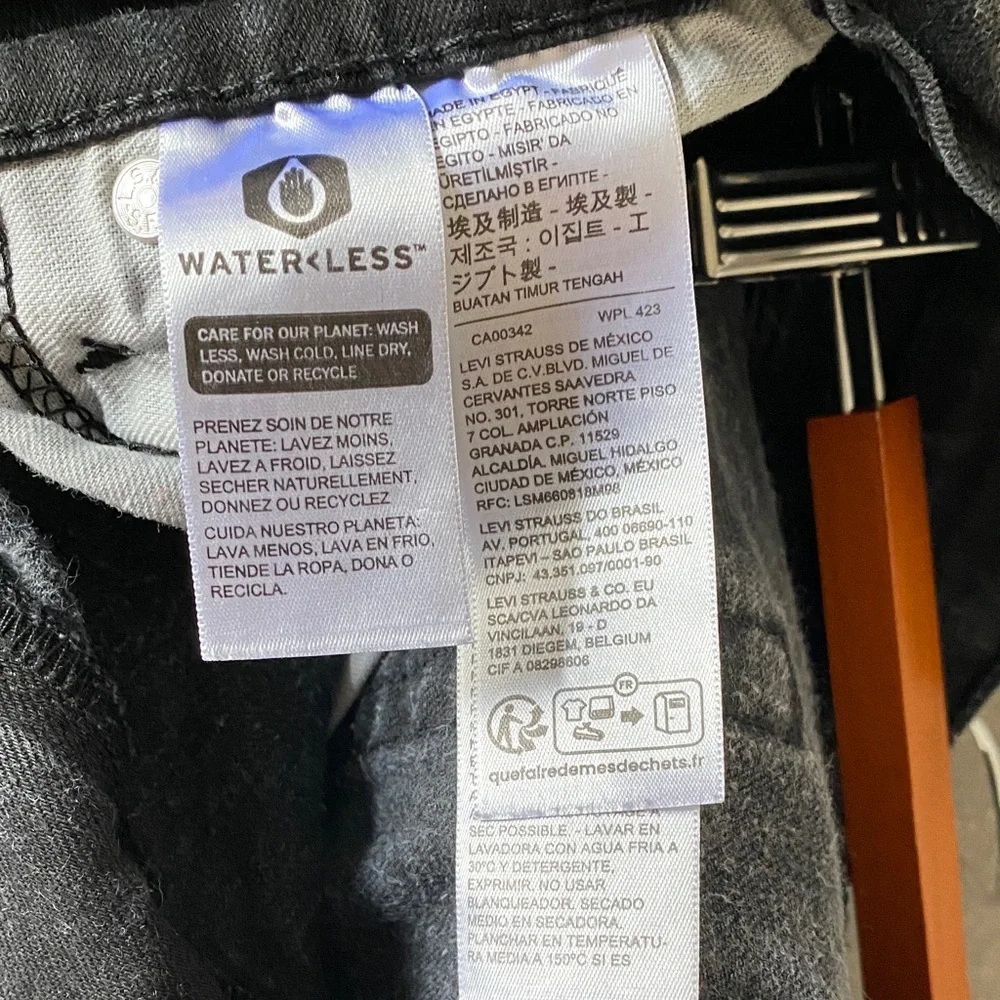 Levi's Men's Dark Black Straight Jeans